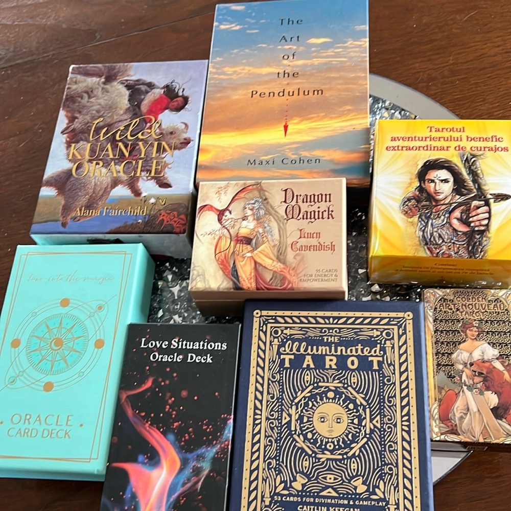 Tarot and oracle cards